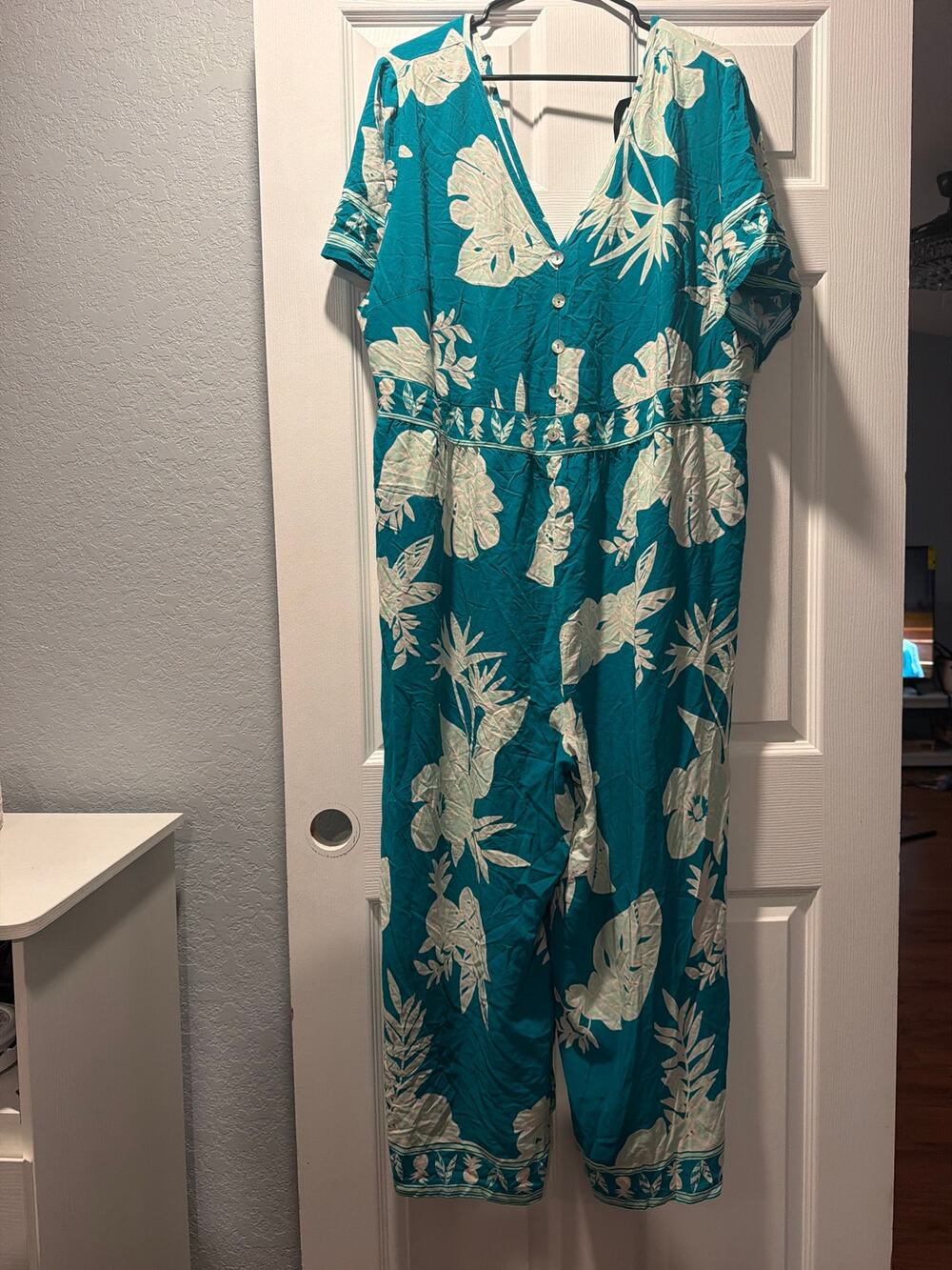 BloomChic Plus Size 22-24 Tropical Leaf Jumpsuit